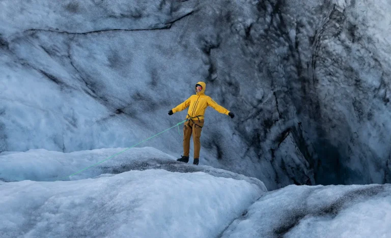 Pure Iceland Tours - lodowce, jaskinie, interior
